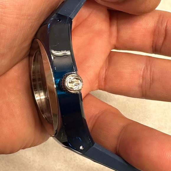 Gucci Sync XXL Blue Rubber Unisex Watch YA137104 - Picture 7 of 10